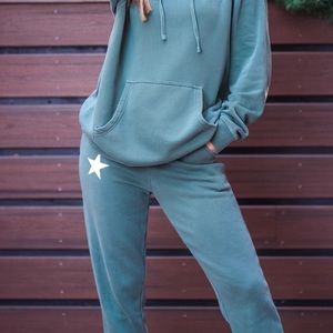 The Light Blonde Unisex Star Emerald Green Joggers Sweatpants Hoodie Size M